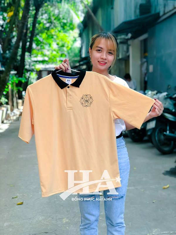 Những mẫu áo đồng phục lớp cổ bẻ có thiết kế rất đặc biệt, ấn tượng