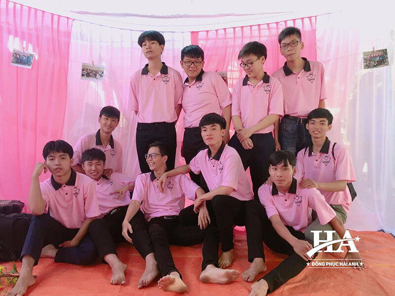 Đồng phục lớp đáng yêu giúp lưu lại các kí ức kỉ niệm đẹp về nhau.