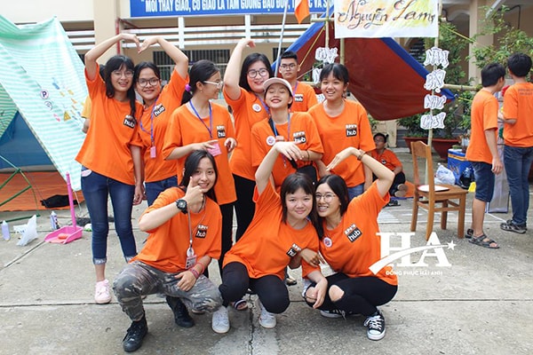 Mẫu áo đồng phục lớp cho sinh viên gam màu cam nổi bật