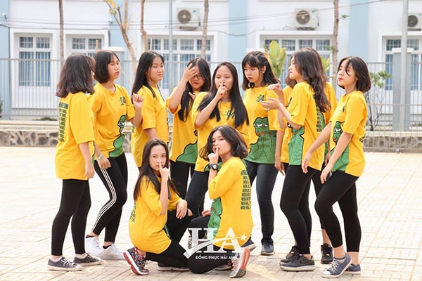 Áo đồng phục lớp cho sinh viên màu vàng chói lóa