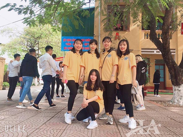 Hãy làm mới áo đồng phục lớp bằng các kiểu dáng thiết kế thoải mái, mới lạ như Oversize. Chắc chắn tất cả mọi người sẽ nhận thấy một sự khác biệt.