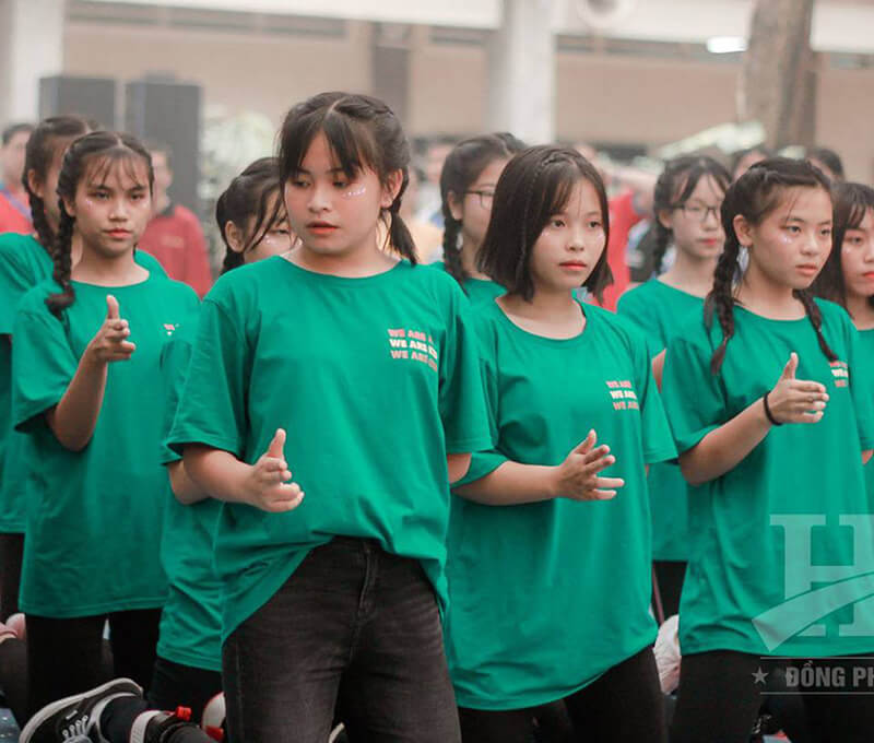Mẫu áo nhóm nữ gam màu xanh nổi bật, lạ mắt