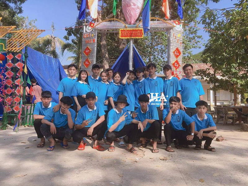 Nhu cầu làm áo nhóm online giá rẻ ngày càng phát triển.