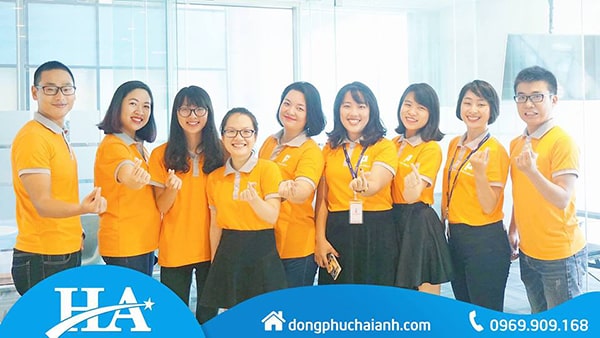 Xu hướng may áo đồng phục công ty ngày càng phát triển và có thêm nhiều mẫu mã, sản phẩm.