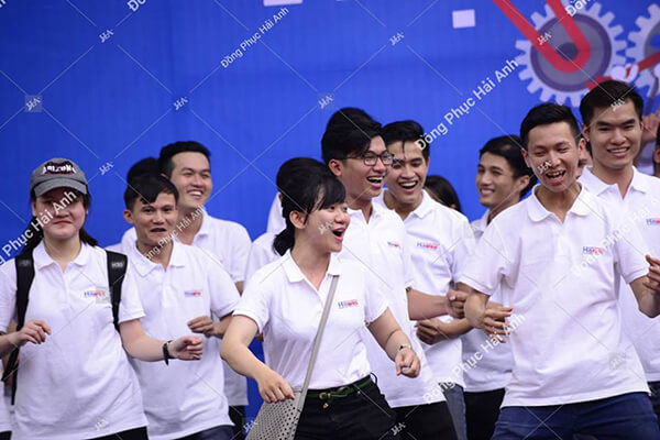 Nếu may đồng phục công ty mà bỏ qua màu sắc sẽ là một sự thiệt thòi lớn cho các bạn đấy.