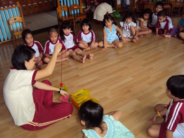 Đồng Phục Mẫu Giáo Mầm Non Hoa Hồng Đỏ