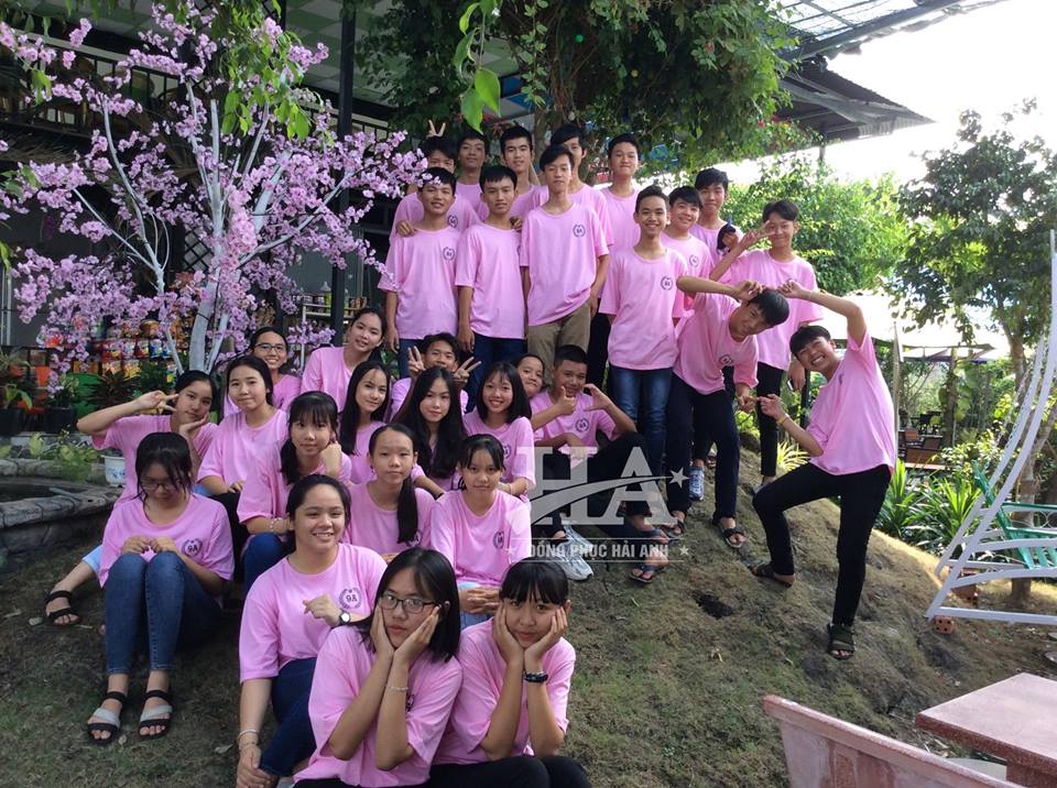 Làm áo lớp giúp các bạn trở nên bình đẳng, đoàn kết hơn