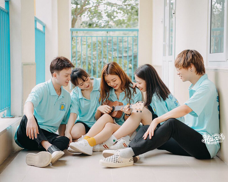 Làm áo lớp giá rẻ ở Ninh Bình luôn được các bạn học sinh quan tâm.