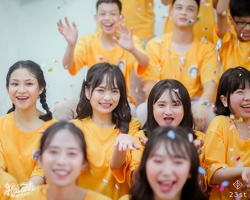 Các mẫu áo đồng phục lớp giá rẻ ở Sơn La ngày càng đa dạng.