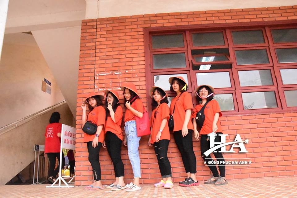 Làm đồng phục lớp đẹp thể hiện phong cách riêng của mỗi lớp
