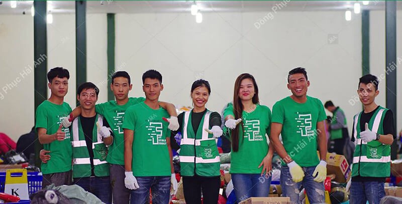 May áo đồng phục công ty giá rẻ Tp. HCM hiên nay ngày càng nhận được nhiều lượt quan tâm, chú ý của nhiều doanh nghiệp.