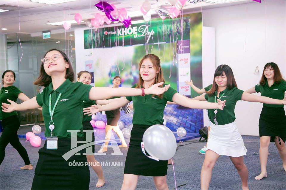 May áo đồng phục công ty lấy ngay tại Đồng phục Hải Anh mang đến cho khách hàng rất nhiều những lợi ích