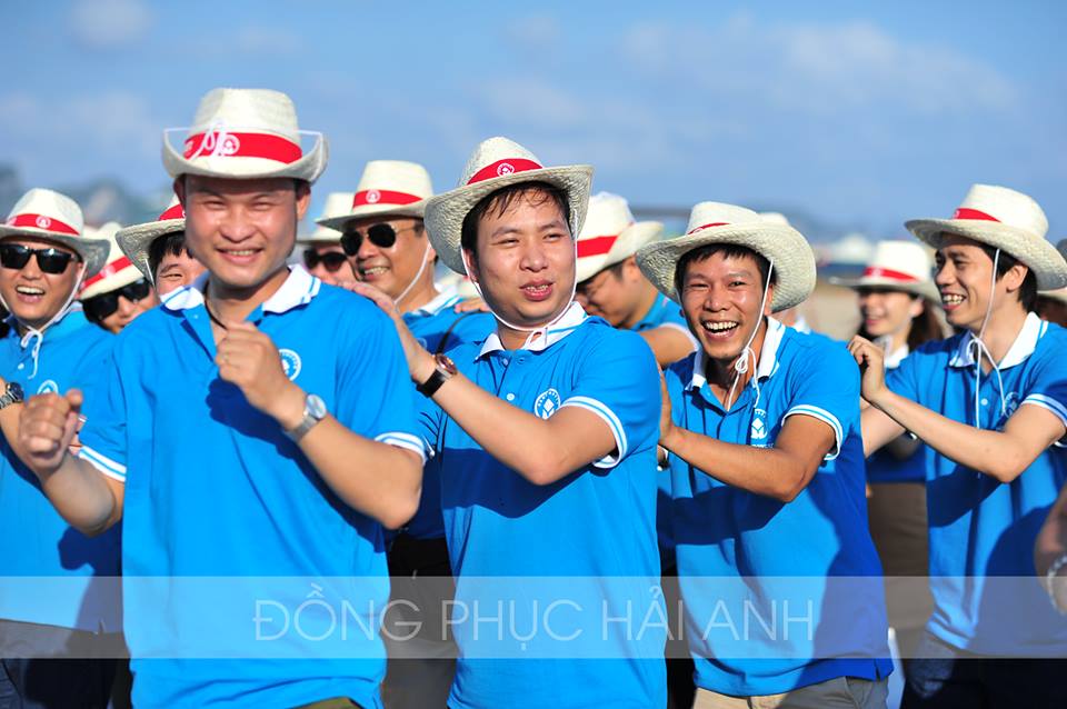 Một đơn vị may áo đồng phục công ty uy tín cung cấp đa dạng các mẫu mã sản phẩm, mang lại cho khách hàng nhiều sự lựa chọn