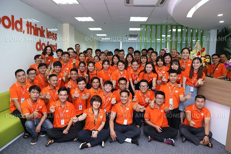 Việc tìm được địa chỉ may đồng phụ công ty uy tín là đã góp phần mang đến thành công cho mẫu áo đồng phục của doanh nghiệp.
