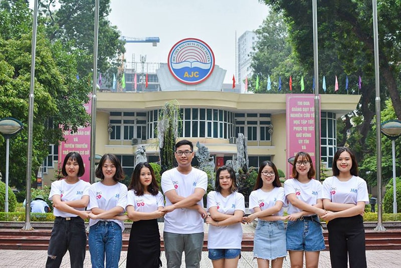 Thiết kế in áo lớp đẹp làm nên tính thẩm mĩ và phong cách riêng cho mẫu áo lớp của bạn