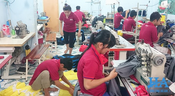 Đồng phục Hải Anh được mệnh danh là xưởng may đồng phục công ty uy tín nhất hiện nay.