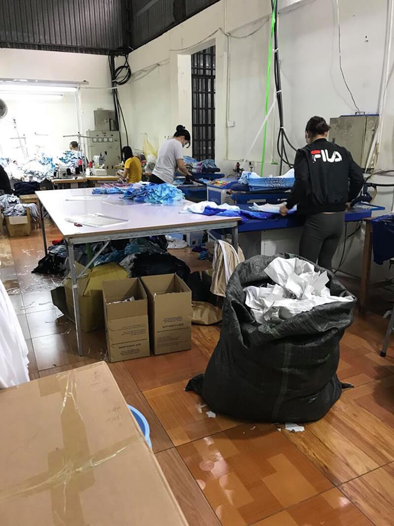 Một xưởng may đồng phục uy tín, chất lượng đi kèm với đó là trang thiết bị sử dụng ngày càng hiện đại theo.