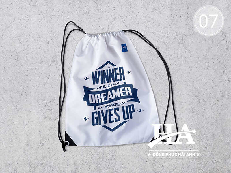Balo rút in slogan: “Winner is dreamer who never gives up”