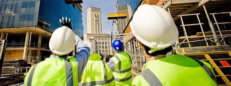 Chất liệu vải đóng vai trò quan trọng trong việc tạo nên các mẫu áo bảo hộ lao động chất lượng.