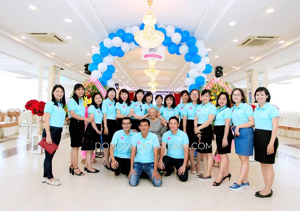 Áo đồng phục công ty – Mẫu áo đồng phục đẹp không thể thiếu trong các doanh nghiệp