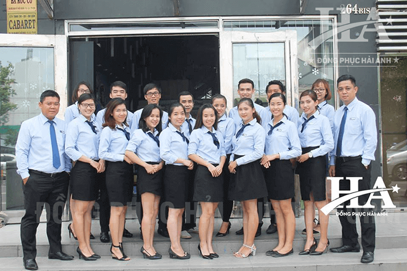 Thiết kế sử dụng trong các mẫu áo sơ mi đồng phục doanh nghiệp hiện nay ngày càng đa dạng và phát triển hơn. 