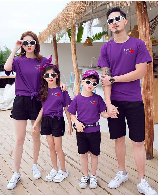 Mỗi thiết kế sử dụng trong may áo thun đồng phục gia đình là sự chọn lọc kĩ càng của từng tập thể.