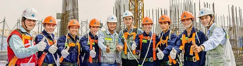 Đồng phục bảo hộ lao động luôn mang trong mình những yếu tố tiềm ẩn mong muốn nhận lại được sự quan tâm và đón nhận của tất cả mọi người.