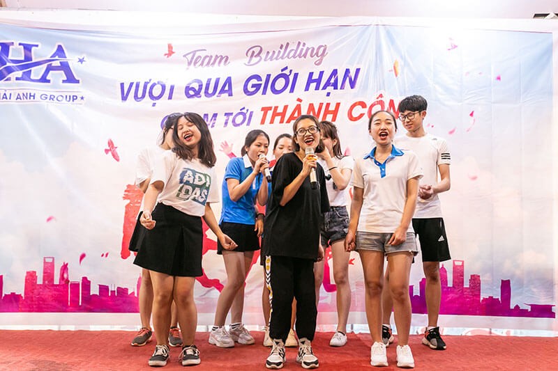 Tập thể phòng KDDN gây ấn tượng với bản cover ca khúc “Người hãy thương Sale đi”