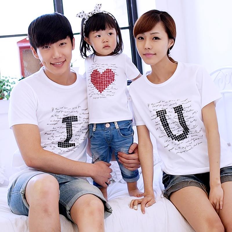 Mẫu áo gia đình dành cho 3 người cổ tròn