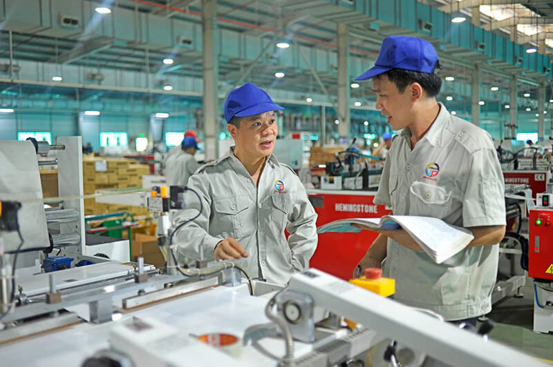 Kiểu dáng thiết kế khi may đồ bảo hộ cho kĩ sư nên chú trọng đến những thiết kế đơn giản, đảm bảo sự thoải mái