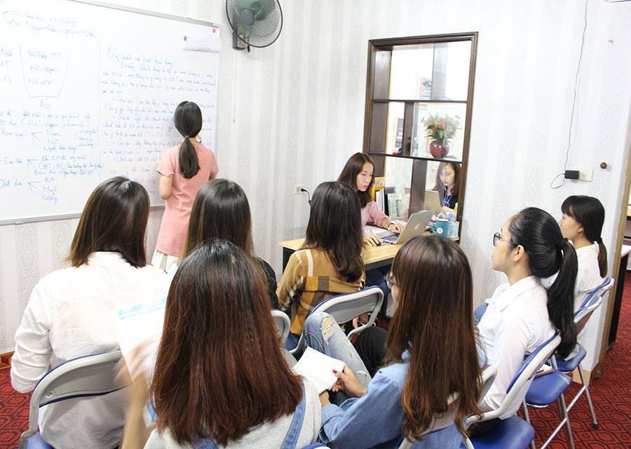 Luôn từng ngày trau dồi kiến thức để phục vụ khách hàng được tốt nhất, xứng đáng là thương hiệu dẫn đầu