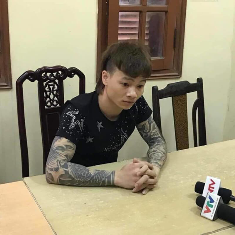 Thiết kế áo lớp Khá Bảnh lấy từ chính chiếc áo mà Ngô Bá Khá mặc tại trụ sở công an