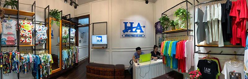 Toàn cảnh không gian trưng bày tại Shop Áo thun Hải Anh – Hà Nội