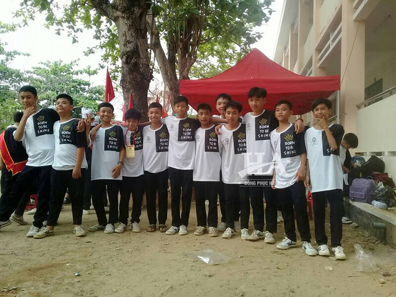 Ý tưởng áo lớp độc đáo nhưng vẫn cần đảm bảo phù hợp với độ tuổi và văn hóa trường học
