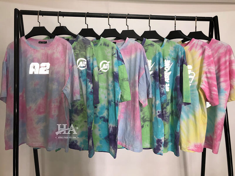 Áo Tie-dye từng là biểu tượng cho sự tự do và phóng khoáng của văn hóa Hippie