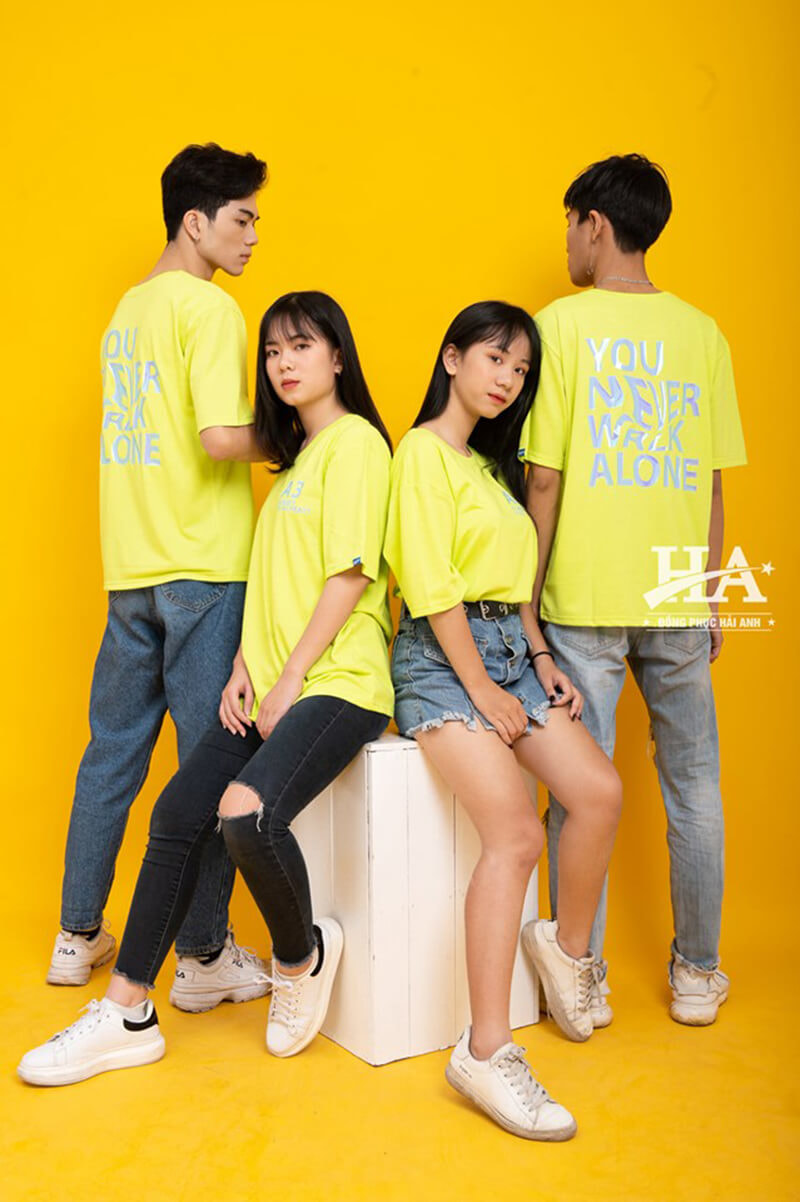 Mẫu áo lớp Hologram màu neon A3
