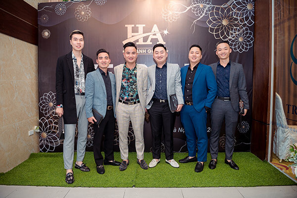 Đại diện ban lãnh đạo Công ty May Xuất nhập khẩu Hải Anh