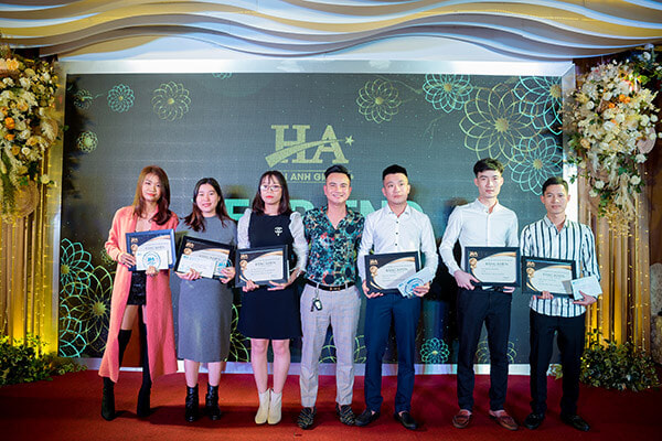 Giải thưởng vinh danh cá nhân cống hiến năm 2019