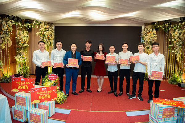 09 giải Ba với phần quà máy sấy tóc trị giá 200.000 đồng
