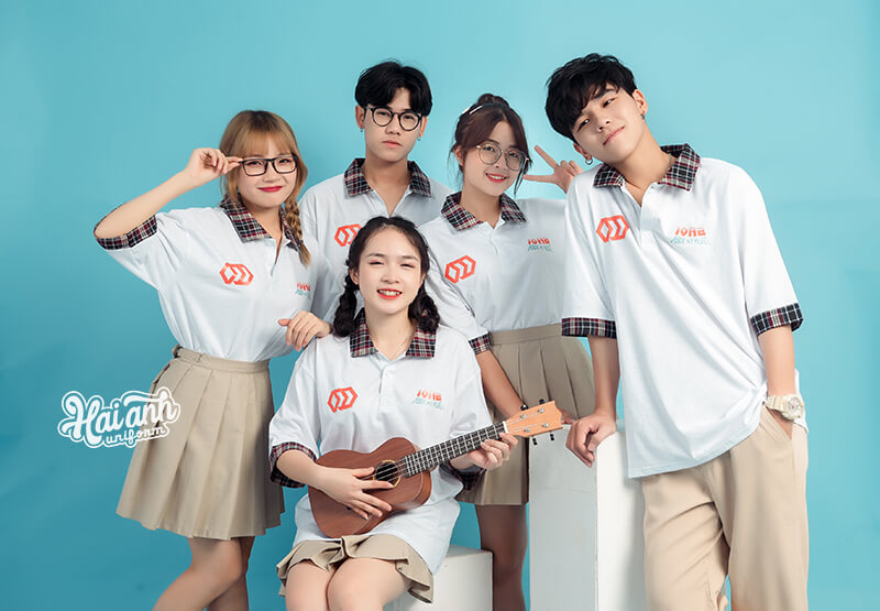 Mẫu áo lớp có cổ màu trắng Poka thời trang, chuẩn phong cách Hàn Quốc
