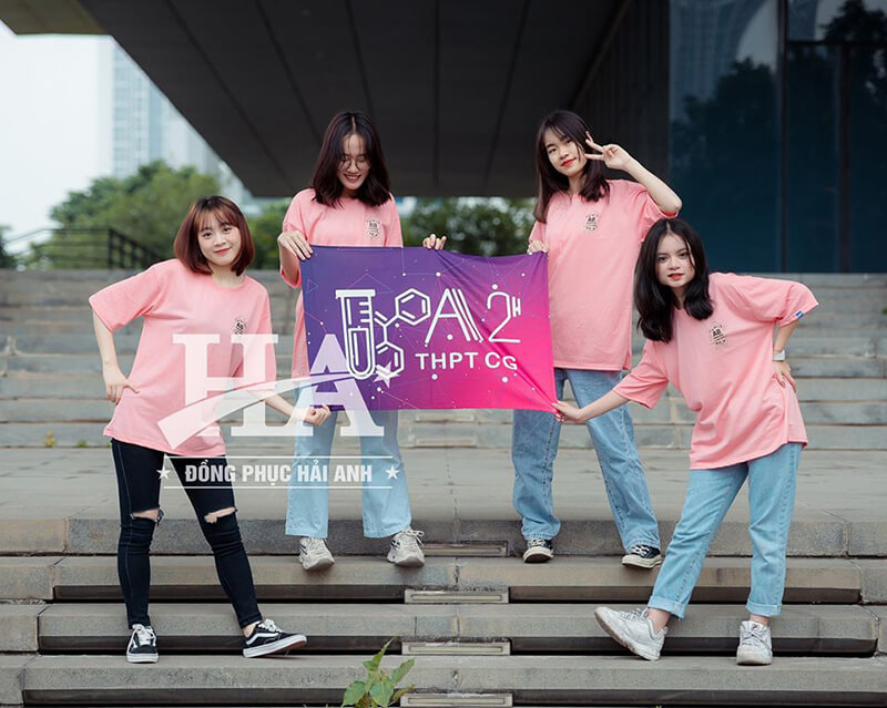 Mẫu áo lớp oversize cổ tròn màu hồng Peachy A2