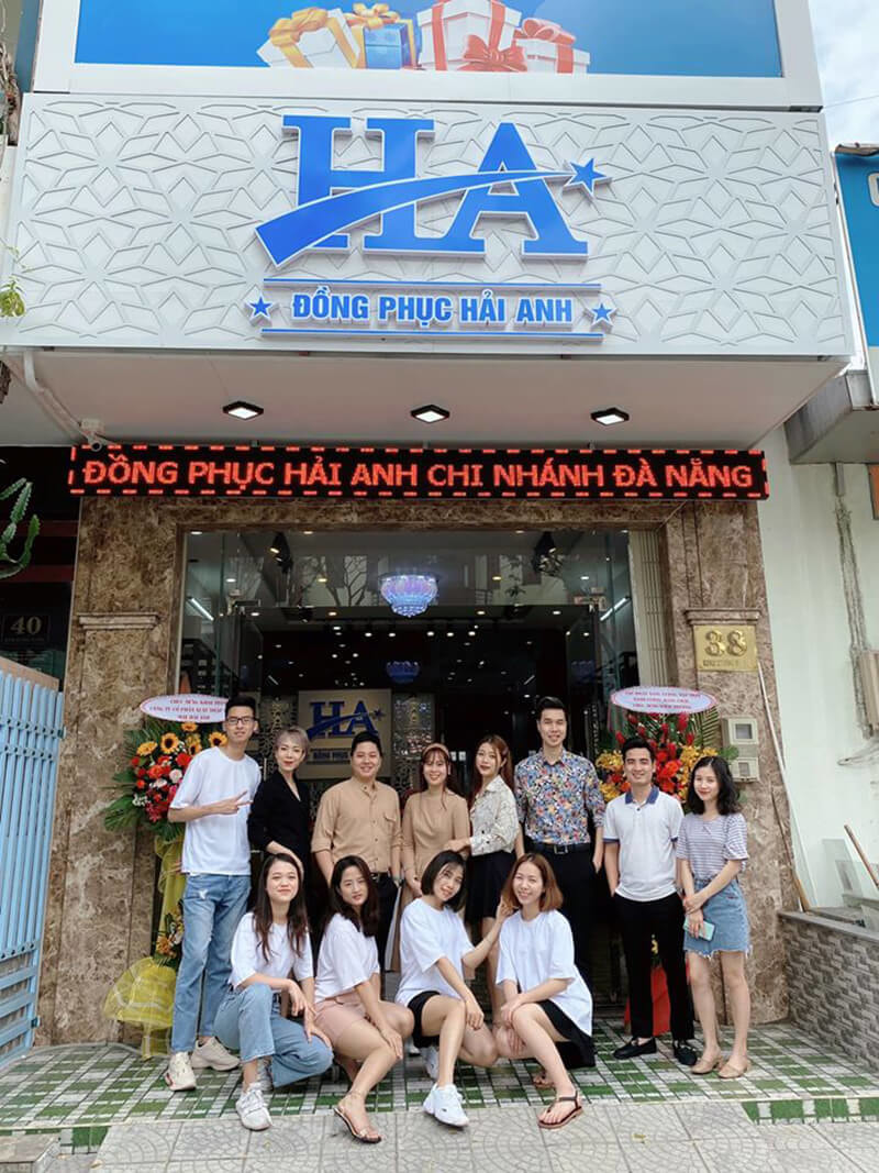 Đại diện cán bộ nhân viên văn phòng Hà Nội 