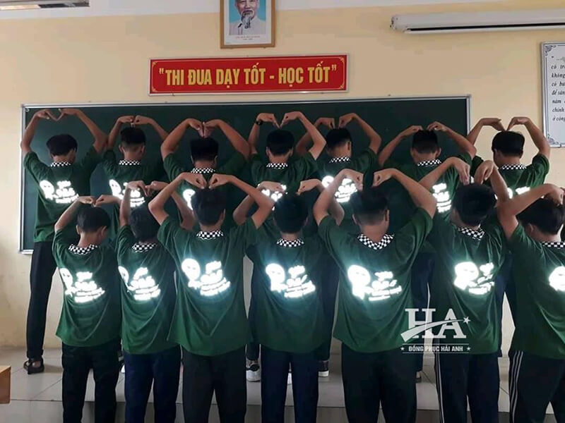 Mẫu Áo Lớp Cổ Caro
