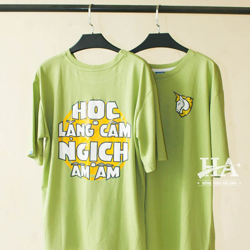 Mẫu áo lớp màu xanh Hulk logo chú ngựa