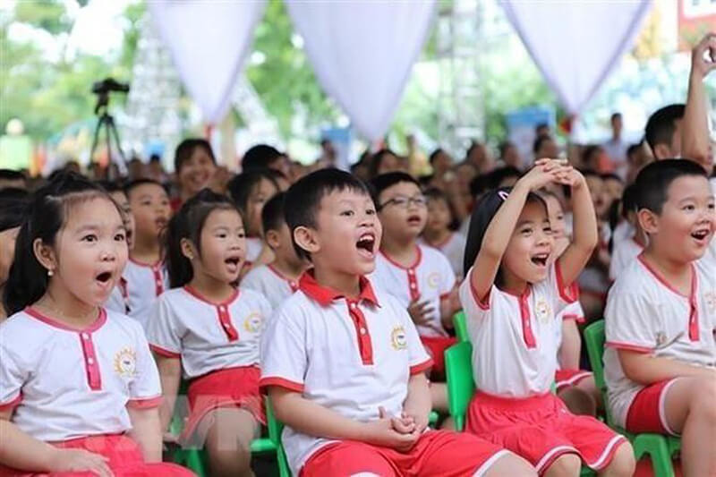 Đồng phục học sinh tiểu học Việt Nam chịu ảnh hưởng bởi xu hướng thời trang các nước trong khu vực