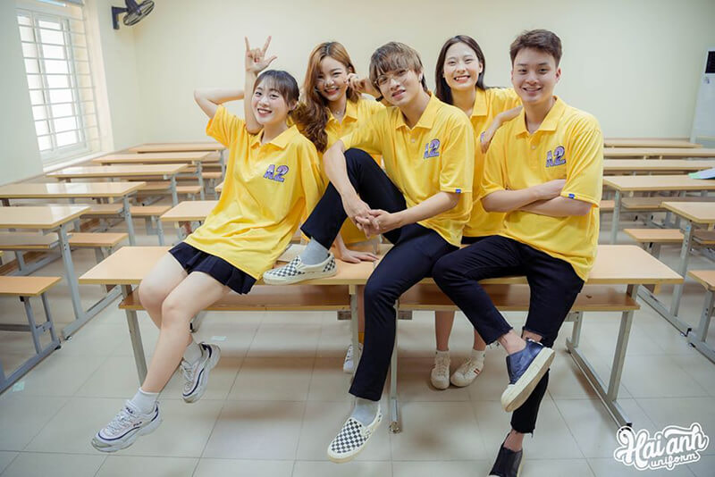 Mẫu áo lớp polo oversize màu vàng chanh
