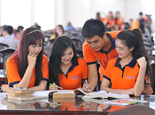 Mẫu đồng phục học sinh của các trường đại học tại Việt Nam 