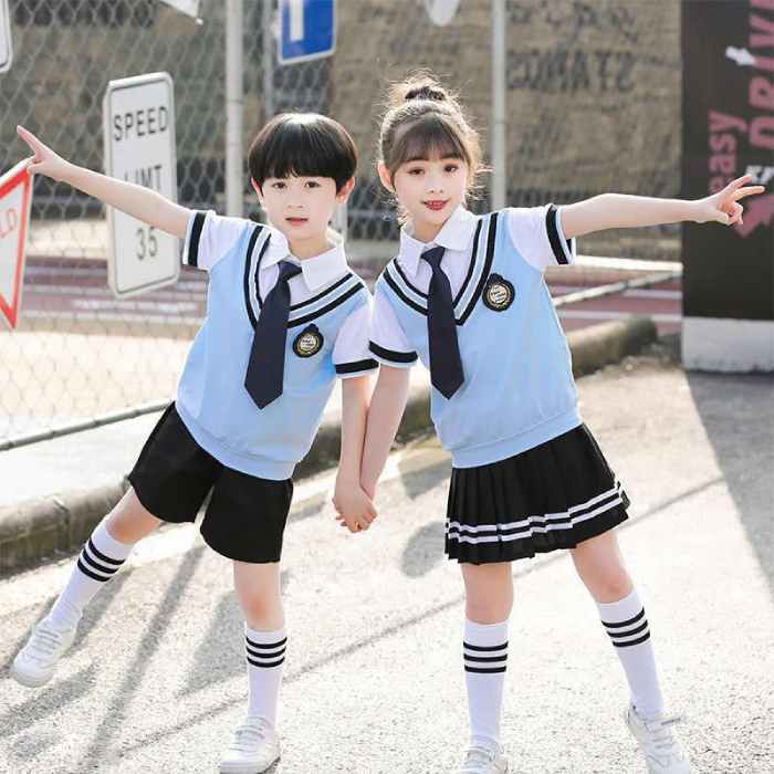 Trang phục học sinh giúp xây dựng tinh thần đoàn kết tập thể