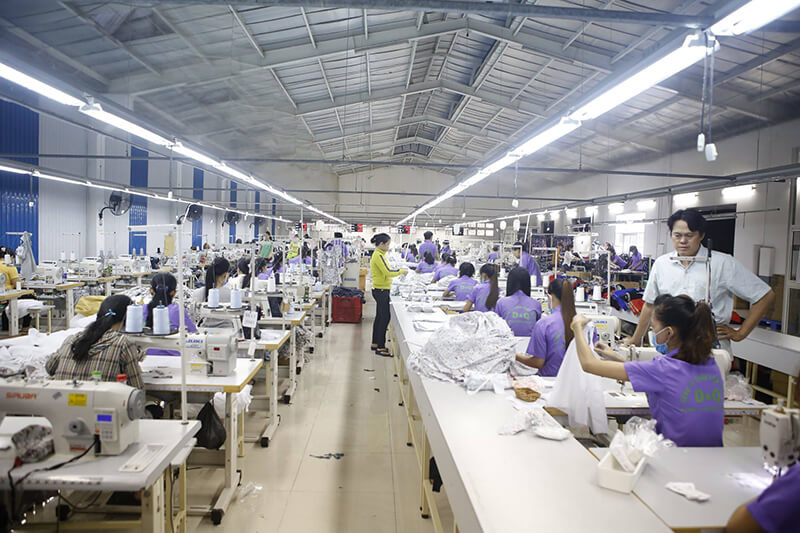 Xưởng may đồng phục học sinh giá rẻ chuyên nghiệp phải đáp ứng được yêu cầu về cơ sở vật chất và nhân sự