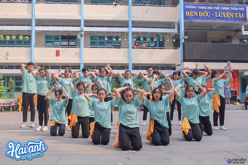 Nhu cầu làm áo đồng phục lớp tại Đồng Tháp ngày càng được nhiều bạn trẻ quan tâm